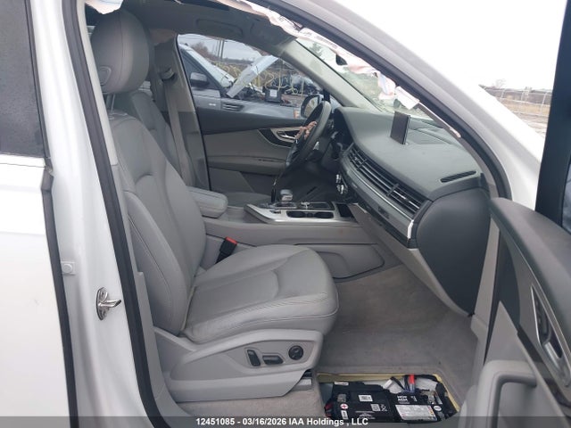 Audi Q7 2017 WA1VAAF73HD046126 Image 5