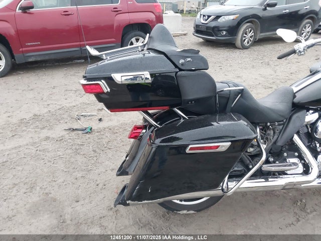 Harley-Davidson FLTRK 2023 5HD1KZF33PB648670 Image 16