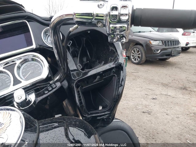 Harley-Davidson FLTRK 2023 5HD1KZF33PB648670 Image 18
