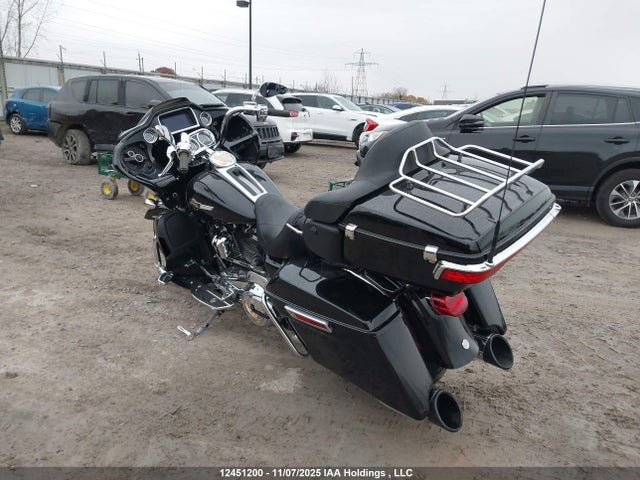 Harley-Davidson FLTRK 2023 5HD1KZF33PB648670 Image 3