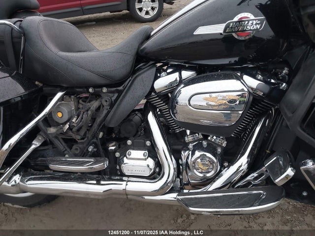 Harley-Davidson FLTRK 2023 5HD1KZF33PB648670 Image 8