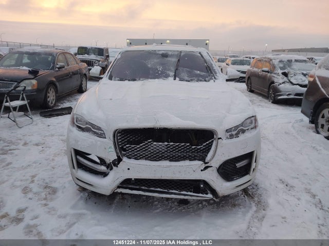 SADCL2BN9HA490053 Jaguar F-pace R - Sport