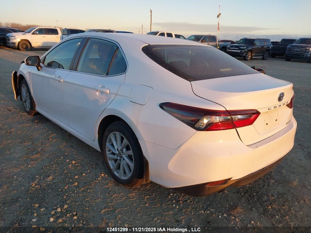 4T1C31AK1NU582339 Toyota Camry Hybrid Le