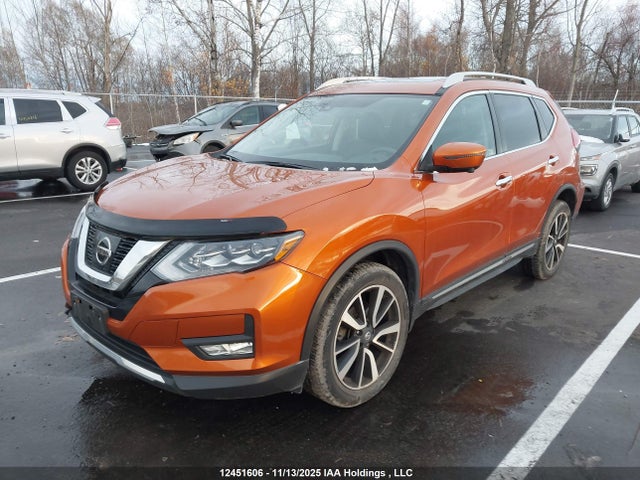 12451606 :رقم المزاد ، 5N1AT2MV3HC765934 vin ، 2017 Nissan Rogue Sv/sl مزاد بيع