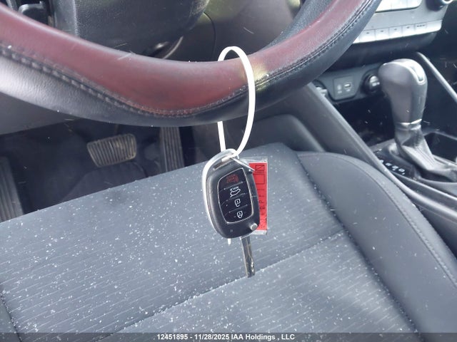 KM8J23A47KU988127 Hyundai TUCSON SE