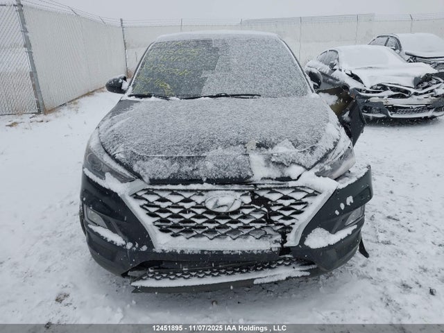 KM8J23A47KU988127 Hyundai TUCSON SE