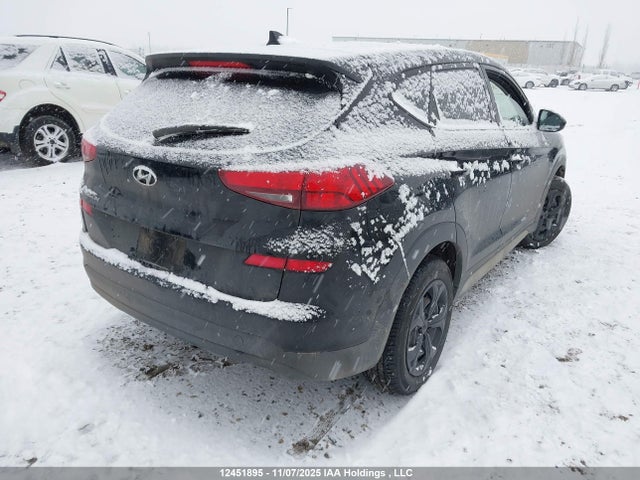 KM8J23A47KU988127 Hyundai TUCSON SE