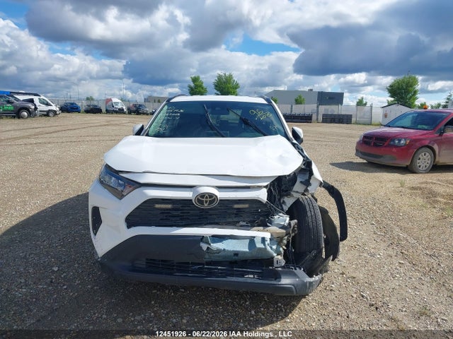 12451926 :رقم المزاد ، 2T3B1RFV7MC187043 vin ، 2021 Toyota Rav-4 مزاد بيع