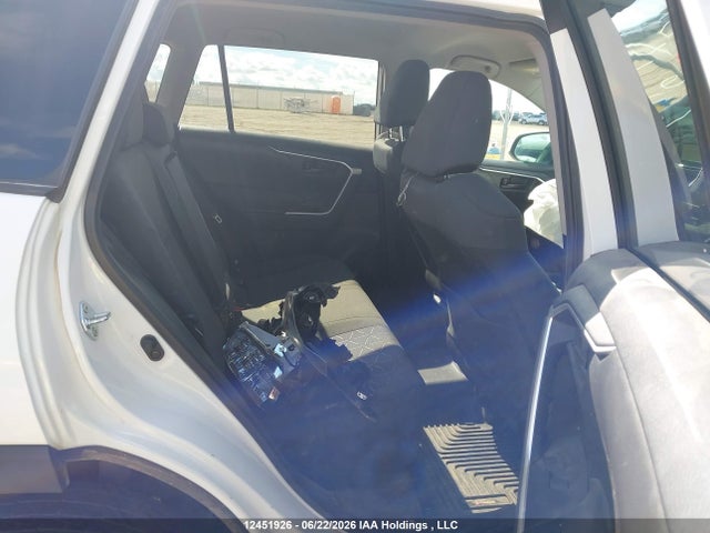 12451926 :رقم المزاد ، 2T3B1RFV7MC187043 vin ، 2021 Toyota Rav-4 مزاد بيع