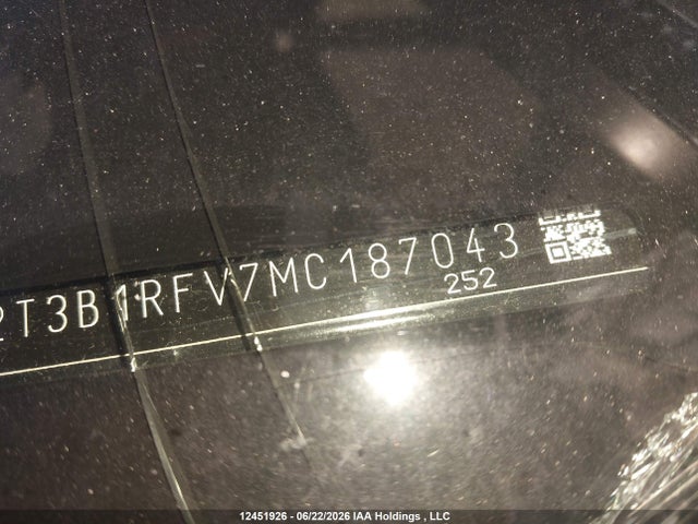 12451926 :رقم المزاد ، 2T3B1RFV7MC187043 vin ، 2021 Toyota Rav-4 مزاد بيع