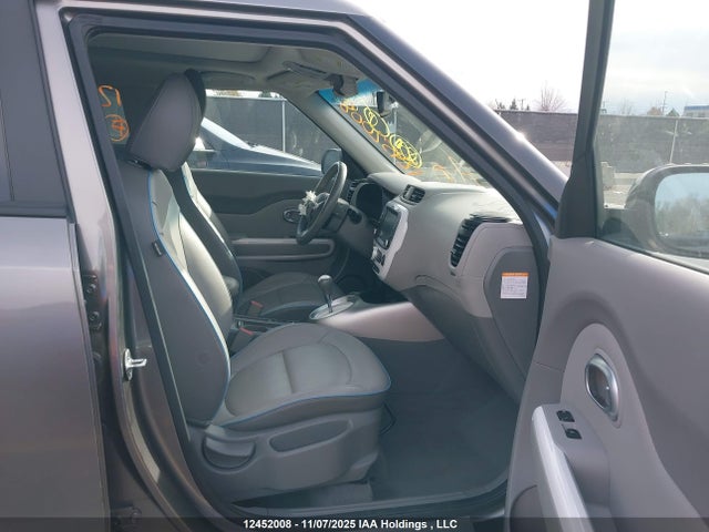 KNDJR3AE1K7038515 KIA Soul Ev Luxury