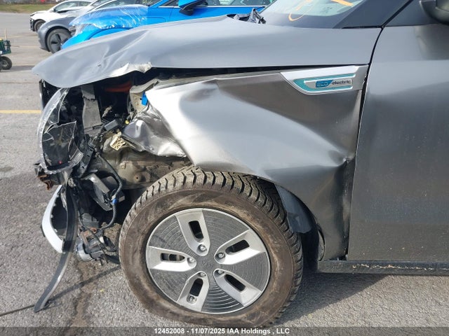 KNDJR3AE1K7038515 KIA Soul Ev Luxury