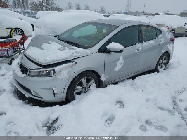 12452183 :رقم المزاد ، 3KPFL4A70JE238007 vin ، 2018 Kia Forte مزاد بيع