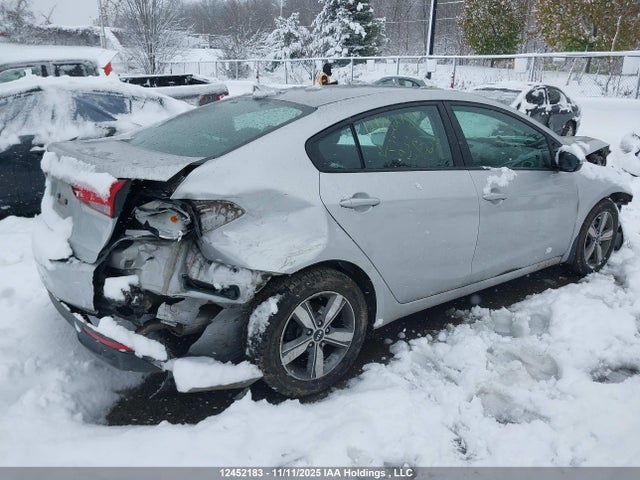12452183 :رقم المزاد ، 3KPFL4A70JE238007 vin ، 2018 Kia Forte مزاد بيع
