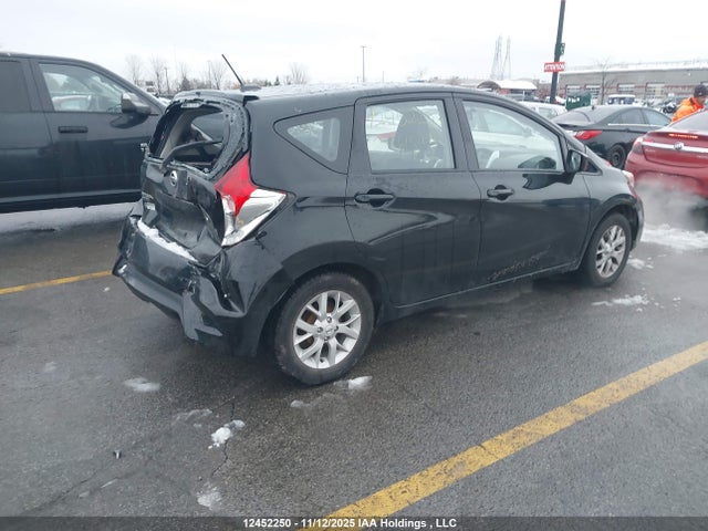 Nissan Versa 2018 3N1CE2CP0JL364851 Image 4
