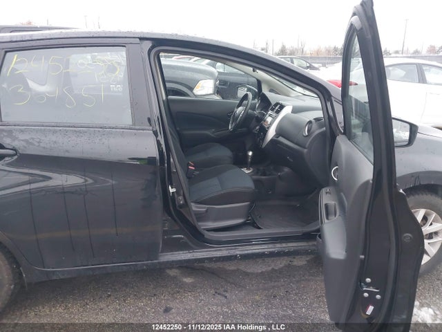 Nissan Versa 2018 3N1CE2CP0JL364851 Image 5