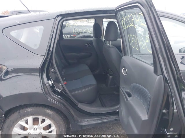 Nissan Versa 2018 3N1CE2CP0JL364851 Image 8