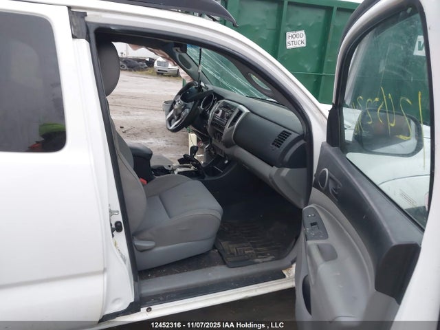 12452316 :رقم المزاد ، 5TFUU4ENXCX031852 vin ، 2012 Toyota Tacoma مزاد بيع