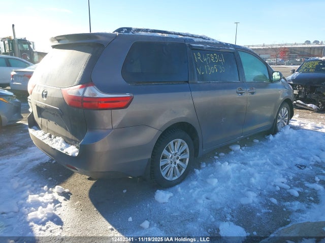 5TDJK3DC3GS130530 Toyota SIENNA LE