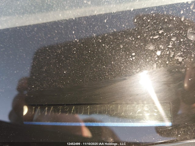 JA4AJ3AU1JU600289 Mitsubishi RVR SE