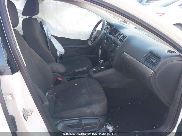 3VW2B7AJ0HM332366 Volkswagen JETTA SEDAN