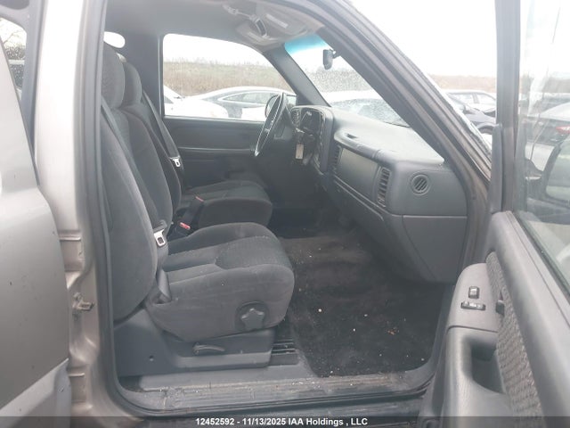 Продаж на аукціоні авто 2002 Chevrolet Avalanche 1500, vin: 3GNEK13T42G335098, номер лоту: 12452592