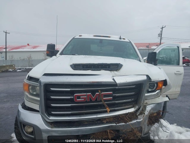 1GT12PEY1KF209379 GMC Sierra 2500hd Sle