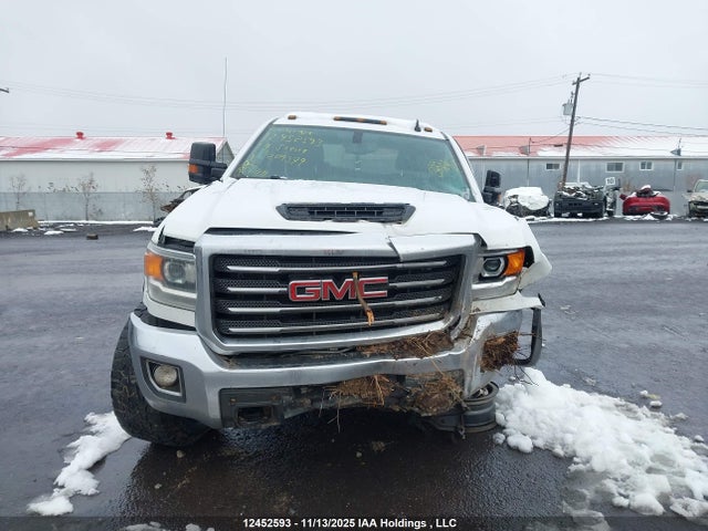 1GT12PEY1KF209379 GMC Sierra 2500hd Sle