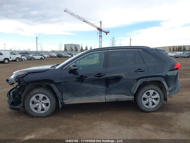 2021 Toyota Rav4 Le მანქანა იყიდება აუქციონზე, vin: 2T3B1RFV8MC226464, აუქციონის ნომერი: 12453108