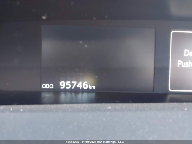 JTDKARFP5L3144743 Toyota Prius