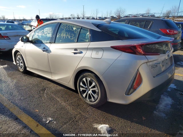 JTDKARFP5L3144743 Toyota Prius