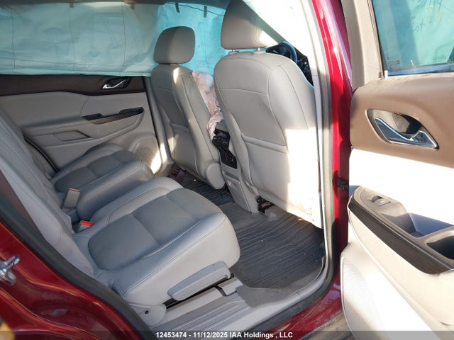 1GKKNWLS0JZ148161 GMC Acadia Slt-2