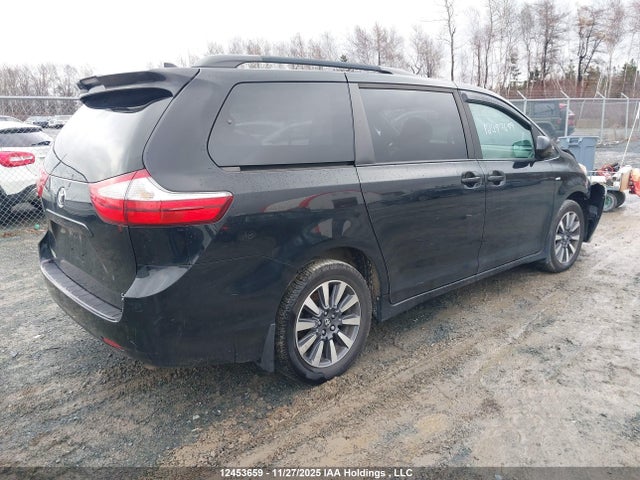 5TDJZ3DCXKS221962 Toyota Sienna Le 7-passenger