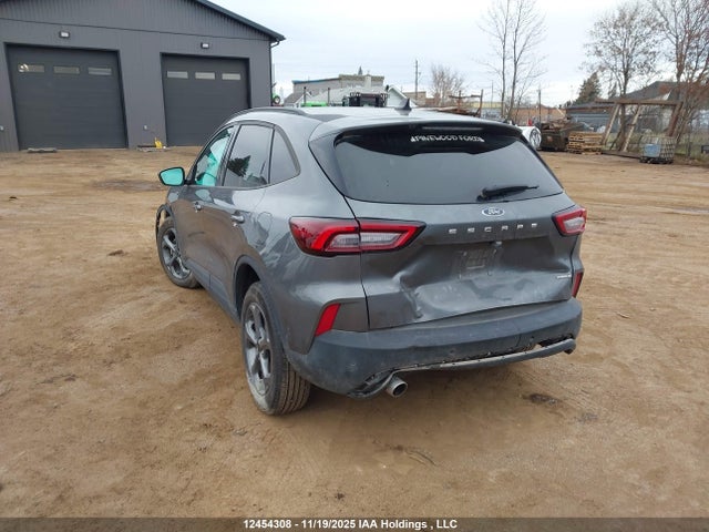 1FMCU9MZ6SUA39424 Ford Escape St Line