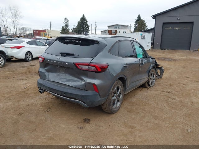 1FMCU9MZ6SUA39424 Ford Escape St Line