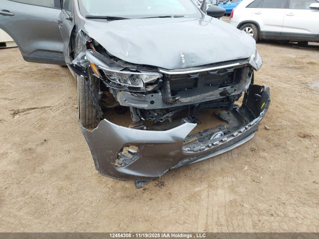 1FMCU9MZ6SUA39424 Ford Escape St Line