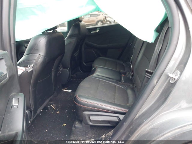 1FMCU9MZ6SUA39424 Ford Escape St Line