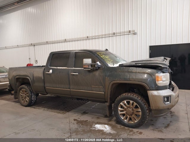 1GT12TEY4JF131686 GMC SIERRA 2500HD