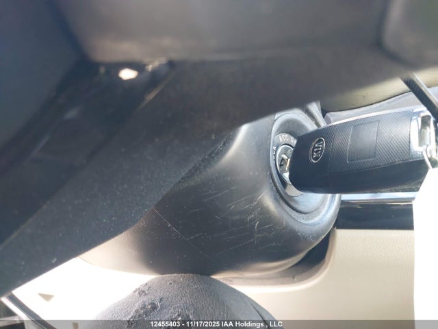 KNDMB5C14K6452675 KIA Sedona Lx/ex