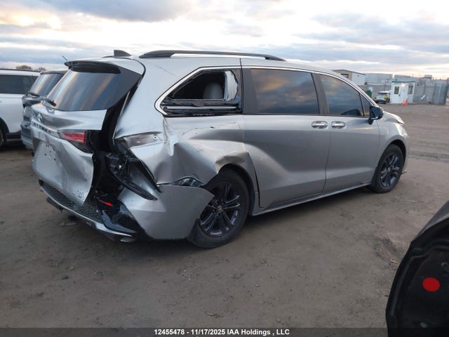 5TDGSKFC5RS149097 Toyota Sienna Xse 7-passenger