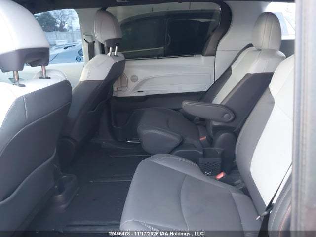 5TDGSKFC5RS149097 Toyota Sienna Xse 7-passenger