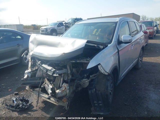 JA4JZ3AX8JZ608881 Mitsubishi Outlander