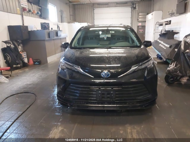 5TDGSKFC6PS099002 Toyota Sienna Le/xse/limited/platinum/xse 25th Anniversary