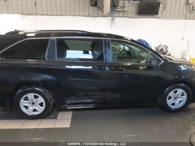 5TDGSKFC6PS099002 Toyota Sienna Le/xse/limited/platinum/xse 25th Anniversary