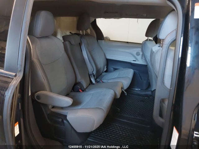 5TDGSKFC6PS099002 Toyota Sienna Le/xse/limited/platinum/xse 25th Anniversary