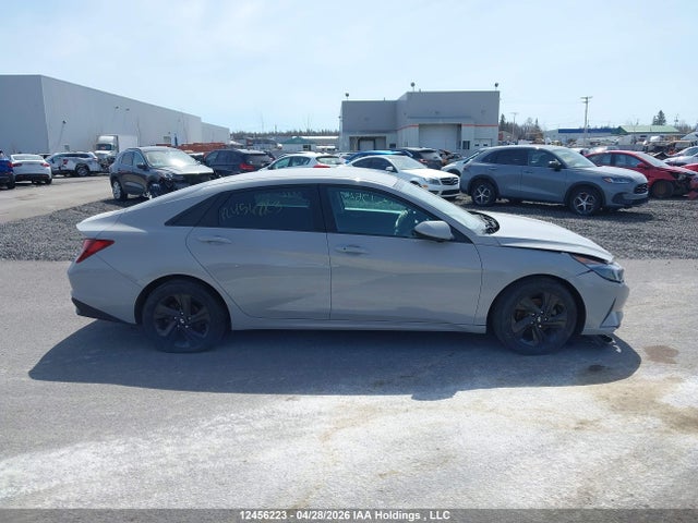 KMHLM4AG1NU246328 Hyundai Elantra