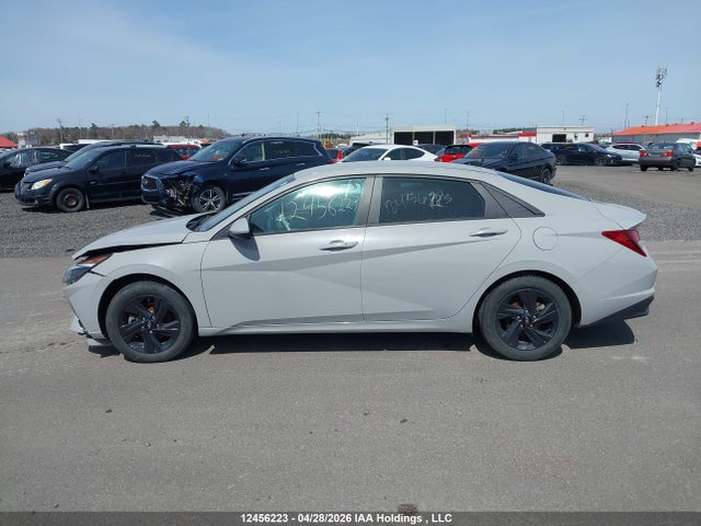 KMHLM4AG1NU246328 Hyundai Elantra