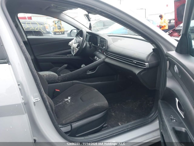 KMHLM4AG1NU246328 Hyundai Elantra