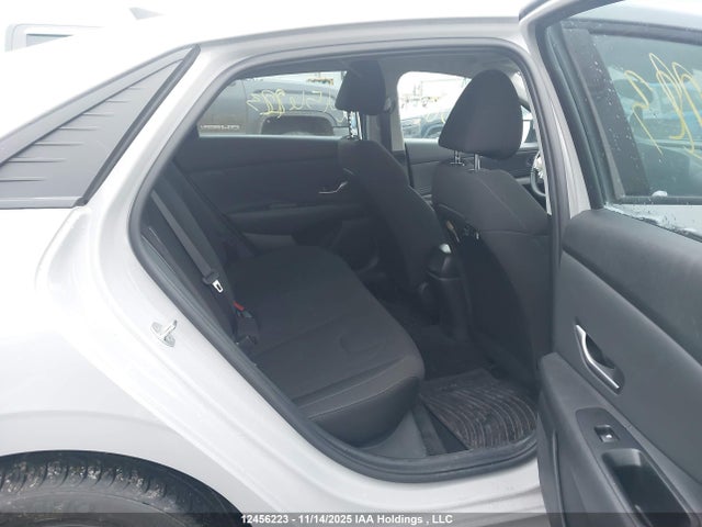 KMHLM4AG1NU246328 Hyundai Elantra