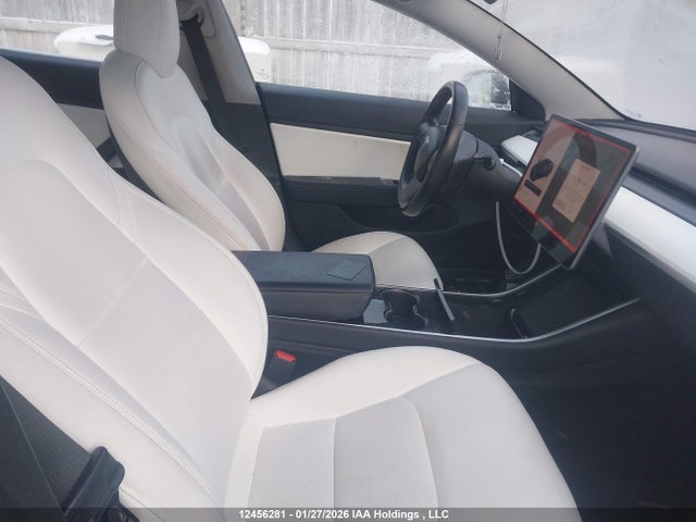5YJ3E1EB4JF170041 Tesla Model 3 Long Range/performance